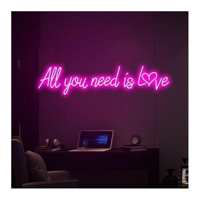 Letras neón "All you need is love"